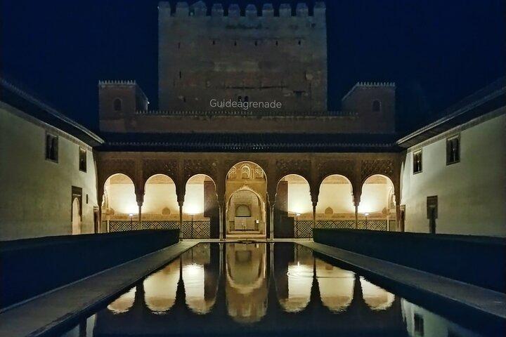 Tour Nocturno de la Alhambra y los Palacios Nazaríes
