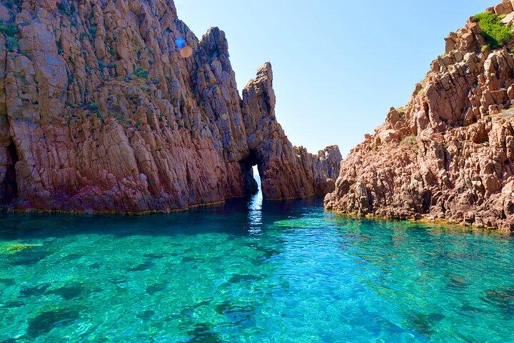 Découverte conviviale de Scandola Calanques de Piana et arrêt repas à Girolata