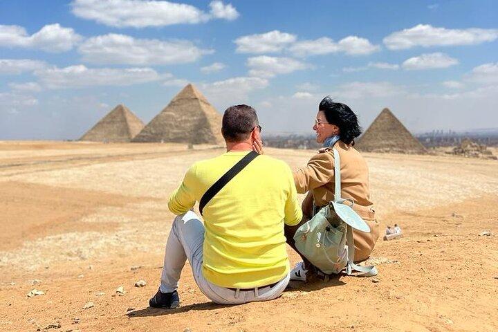 Layover Gizeh-piramides, Egyptisch museum en lokale bazaars vanaf de luchthaven van Caïro