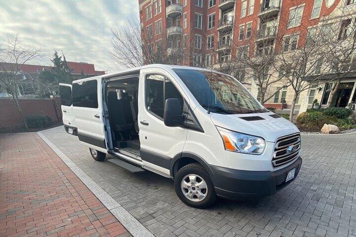 Privater Transfer zum Ronald Reagan National Airport (DCA), Hin- und Rückfahrt