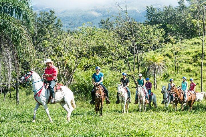 Mega Combo na Hacienda Guachipelin com Cachoeira