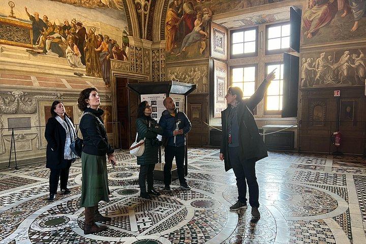 Vatican Museums Alone: VIP Early Entry or After-Hours Guided Tour