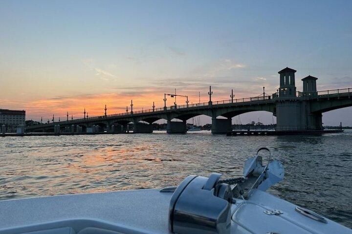Excursion privée en bateau d'une journée ou au coucher du soleil à Saint Augustine, 6 passagers maximum