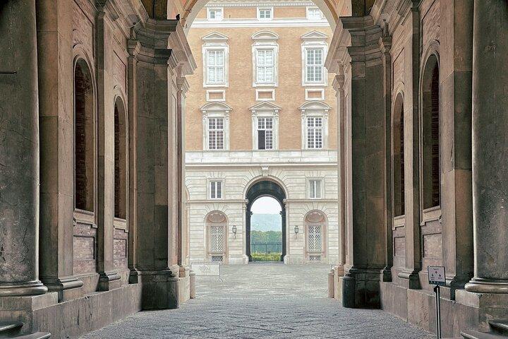 Tour Privado de Día Completo al Palacio Real de Caserta y Pompeya