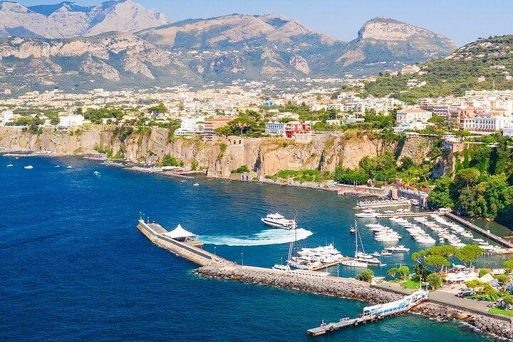 Transferservice från Sorrento till Napolis flygplats/tågstation