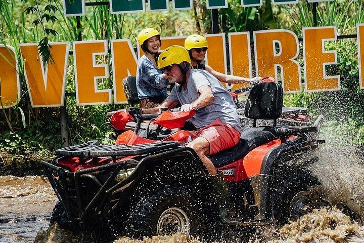 バリ島ウブドのATVライドツアー バリ島最高のATVトラック