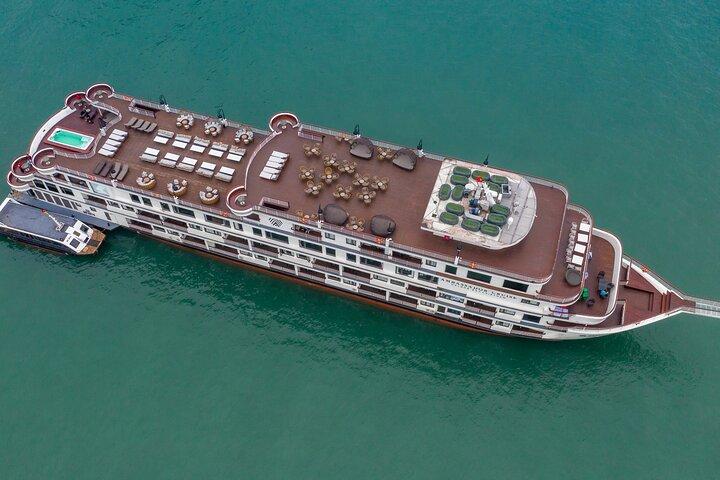 Boss Cruise 2-dages Udforsk Halong Bay fra Hanoi