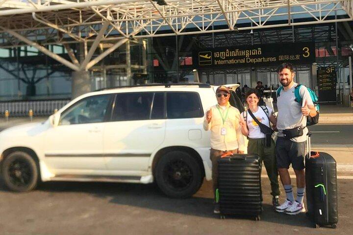 シェムリアップ空港とホテル間のプライベート往復送迎