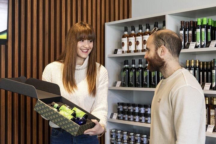 トスカーナの石油博物館と製油所：ツアーと試飲