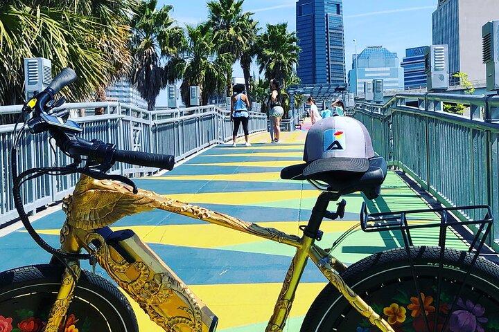 無料ナビアプリ付き電動自転車ツアー
