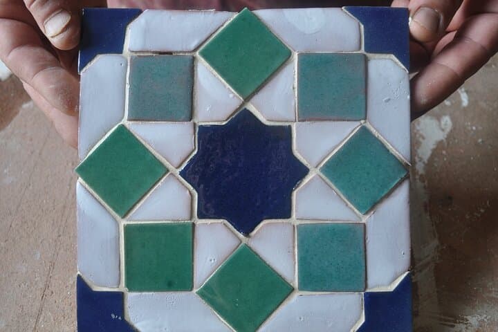 2 hours Craft workshop "The Alhambra with your hands"