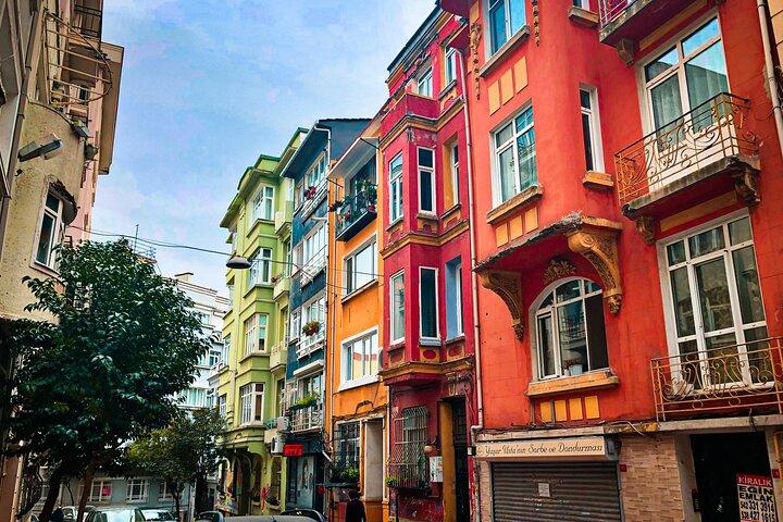 Strolling Through Istanbul's Artistic Streets