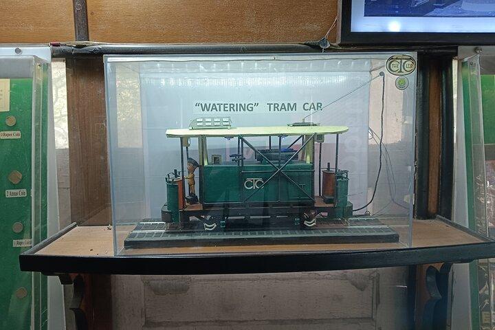 路面電車と地下鉄の乗車を含む歴史ある路面電車博物館のツアー