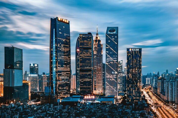 Dall'aeroporto di Guangzhou all'hotel: trasferimento privato per un massimo di 40 persone