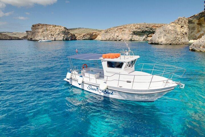Heldags privatbåd charter Malta: Blue Lagoon, Comino & Gozo