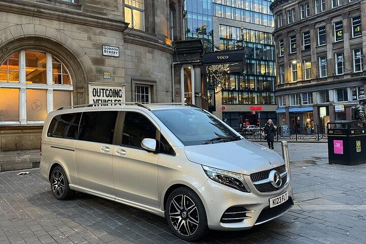Transferência privada de luxo da cidade de Edimburgo para o aeroporto de Glasgow