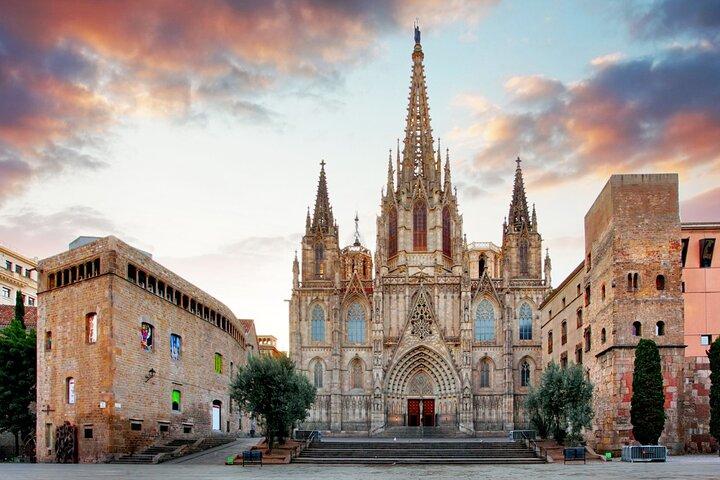 Cattedrale di Barcellona: biglietto, tour, terrazza e VR