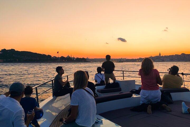 Majestic Istanbul: Walking Tour & Sunset Cruise on the Bosphorus