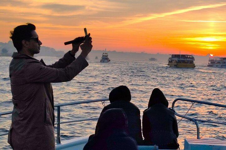 Majestic Istanbul: Walking Tour & Sunset Cruise on the Bosphorus
