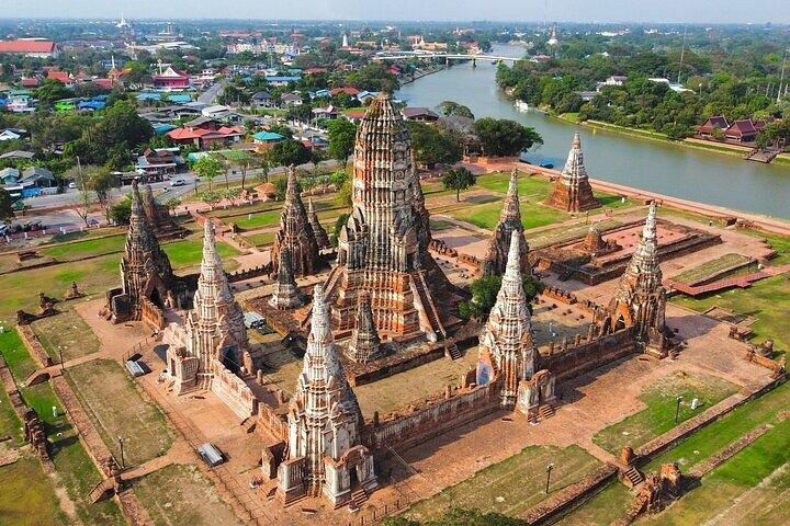Experiência Funky Frogy Tuk Tuk em Ayutthaya com o famoso templo
