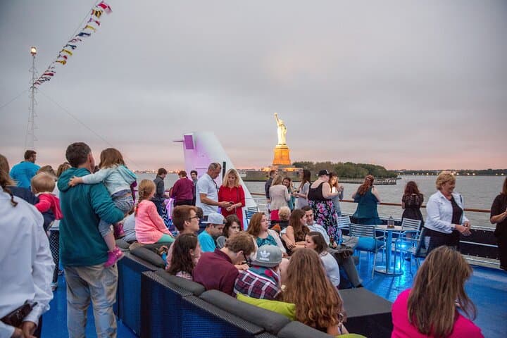 City Cruises New York: Signature Dinner Cruise