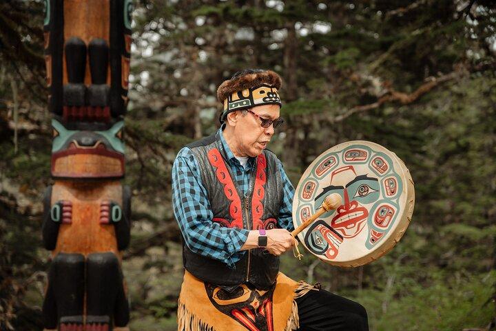 Combinatie van Alaska Native Tour en tram