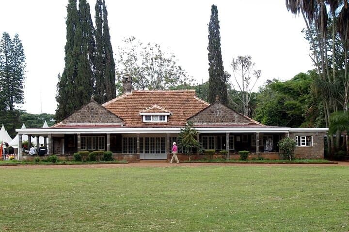Giraffe Center and Karen Blixen Museum Guided Tour