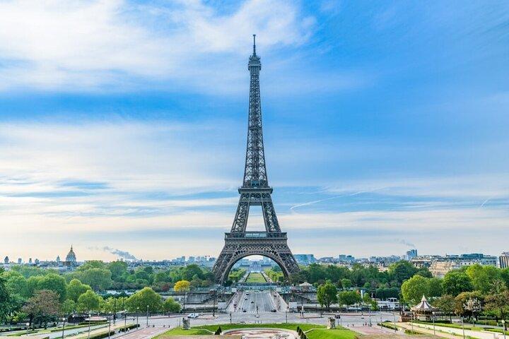 Paris en train - Bus touristique et Tour Eiffel Champagne Déjeuner