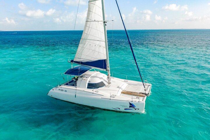 Privater Katamaran von Cancún nach Isla Mujeres | Für bis zu 25 Personen