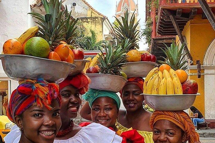 CARTAGENA: PROFESSIONAL STREET FOOD TOUR With AUTHENTIC TASTINGS