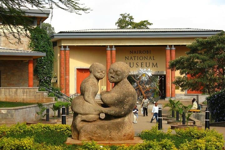 Tour Museum of illusions and Nairobi National Museum