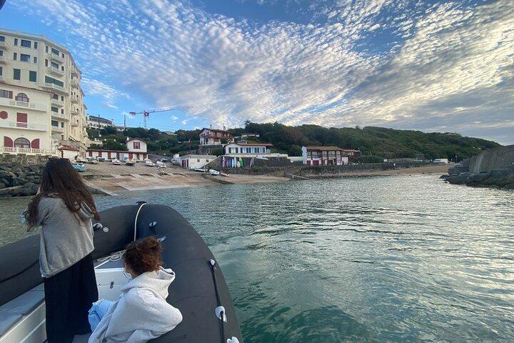 Excursão marítima ao pôr do sol