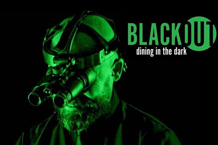 BLACKOUT Esperienza da pranzo al buio, attrazione da pranzo