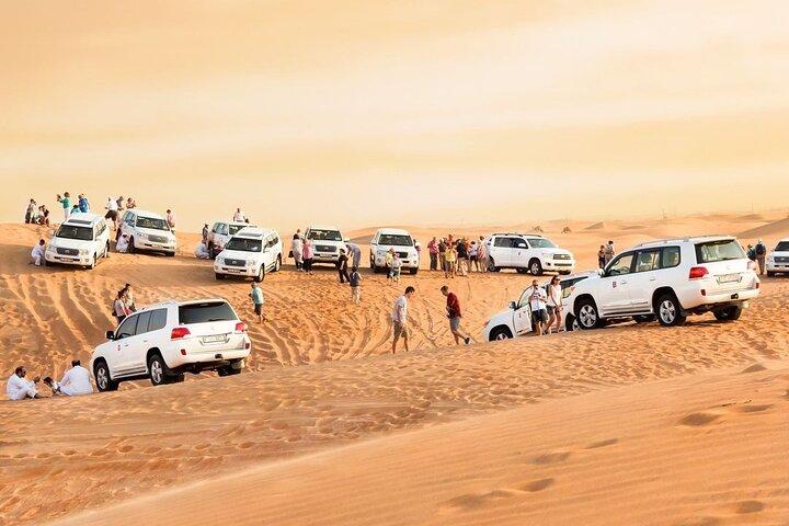 Desert Safari, Quad Bike, Camel Ride, W/BBQ Jantar e Sandboarding