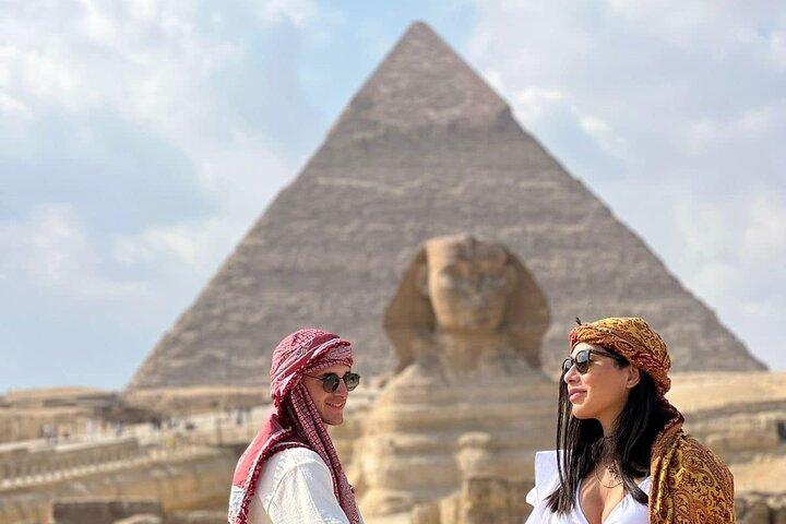 Private Layover Tour in Giza Pyramids, Sphinx & Egyptian Museum