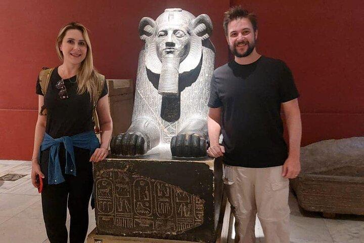 Private Layover Tour in Giza Pyramids, Sphinx & Egyptian Museum