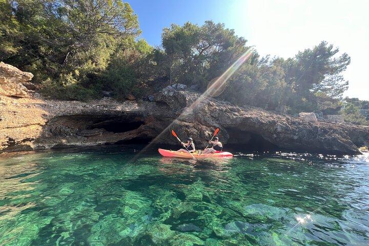 Alcudia: tour guidato in kayak e snorkeling (giorno e tramonto)