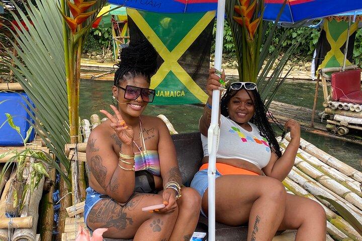 Rafting em Bambu com Massagem em Calcário e Pick up Privado