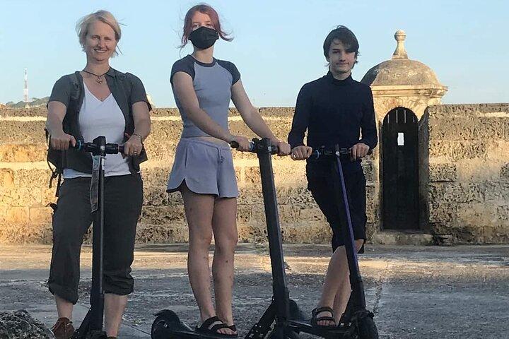 Paseo por la ciudad amurallada y el barrio Getsemani en Segway