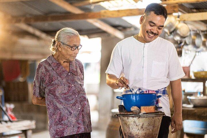 Cooking Class by Samui Native Instructor Geng and O Family