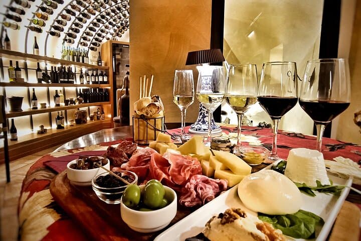 Rome Tiber River Ride and Top Food Tasting with Wine Pairing