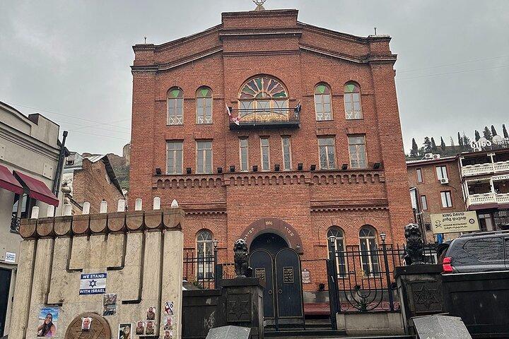 Tour a piedi del patrimonio ebraico con degustazione di vini kosher