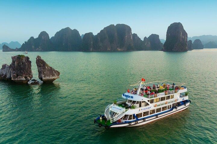 Halong Bay lyxkryssning resa: Titop Island, Amazing Cave & Kayak