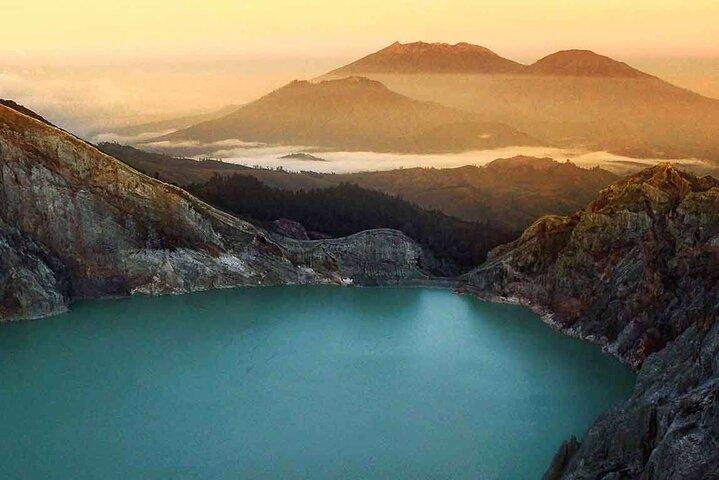 4-Day Ijen Blue Fire, Bromo, Borobudur, Yogyakarta from Bali