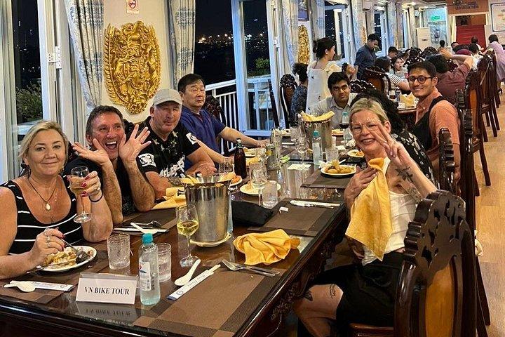 River Dinner and Live Music by Cruise