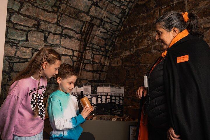 Multisensorische unterirdische Tresortour für Kinder in Edinburgh