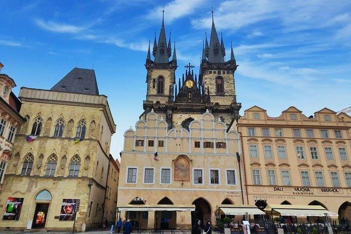 Tour privado a pie con audio autoguiado en Praga