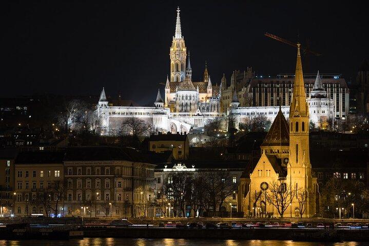 Budapest Late Night Danube Cruise com música ao vivo e bebidas