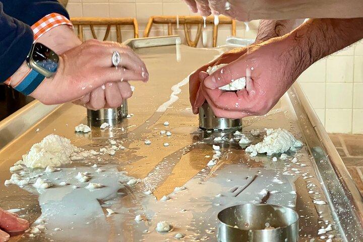 Private Cheese-Making & Wine Tour: Azeitão & Sesimbra from Lisbon