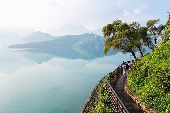 Tour de lazer privado de 9 horas de Sun Moon Lake saindo de Taichung (Taiwan)!
